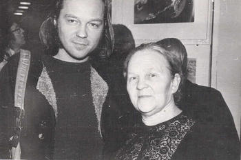 1974год. Выставка в Д.К  Газа. Я и моя мама.